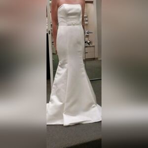 Davids Bridal Fit N Flare Wedding Dress Size 6 NWT